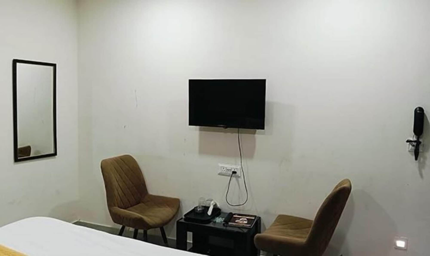 Room 4, Fabhotel Vedika, South 24 Parganas
