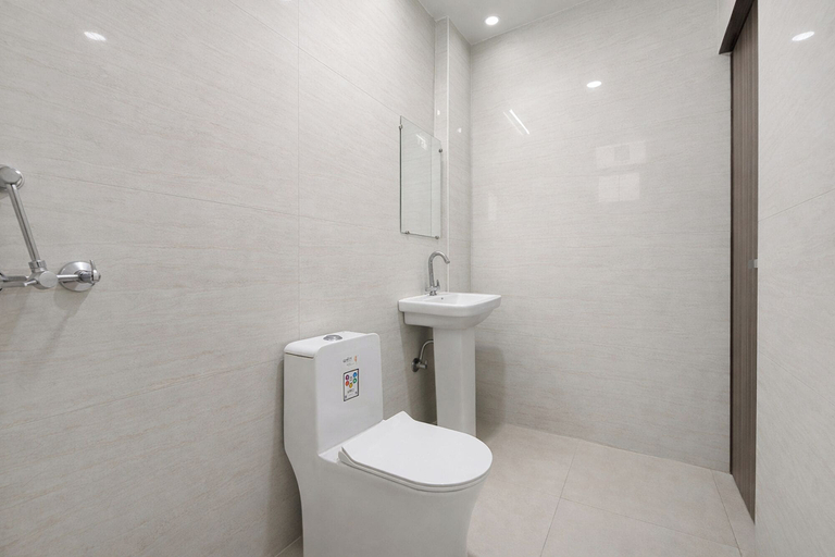 Bathroom 4, Via Anmol Residency, Delhi