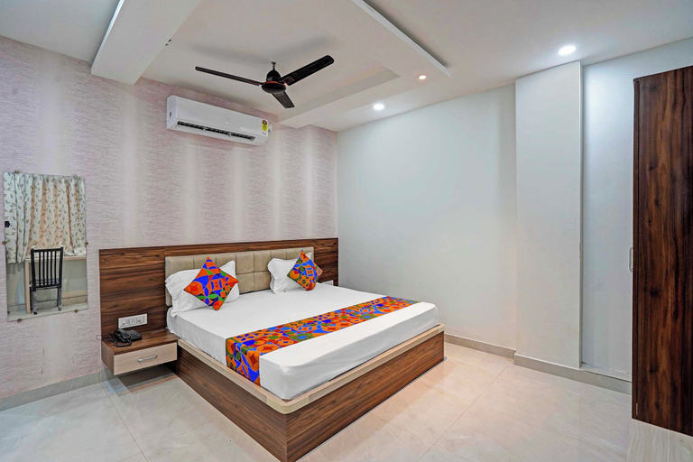 Room 4, Fabhotel Shri Vishwanath, Varanasi