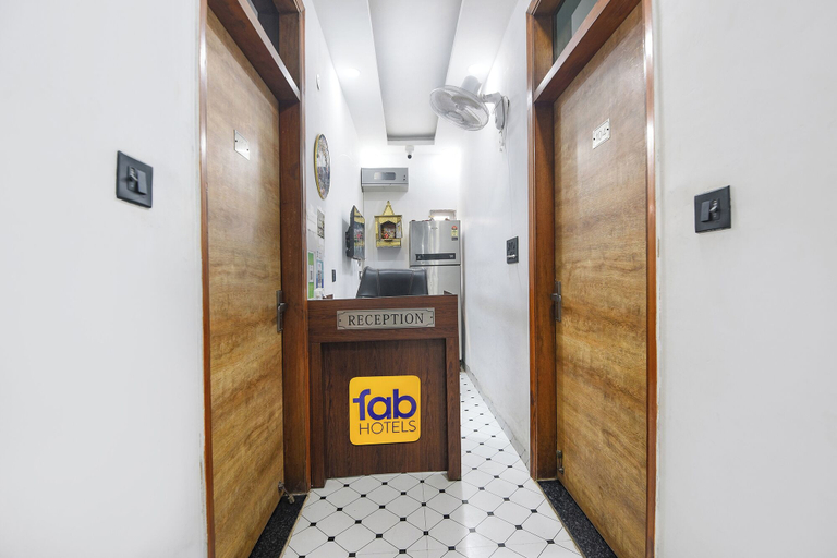 Reception 2, Fabhotel The Dream Inn, Faridabad