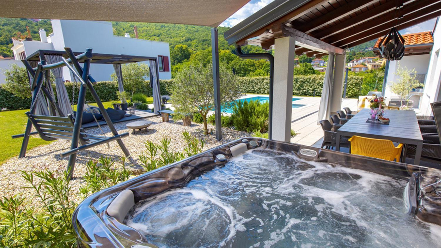 Sport & Beauty 2, Modern villa Susanj with outdoor pool in Opatija, Matulji
