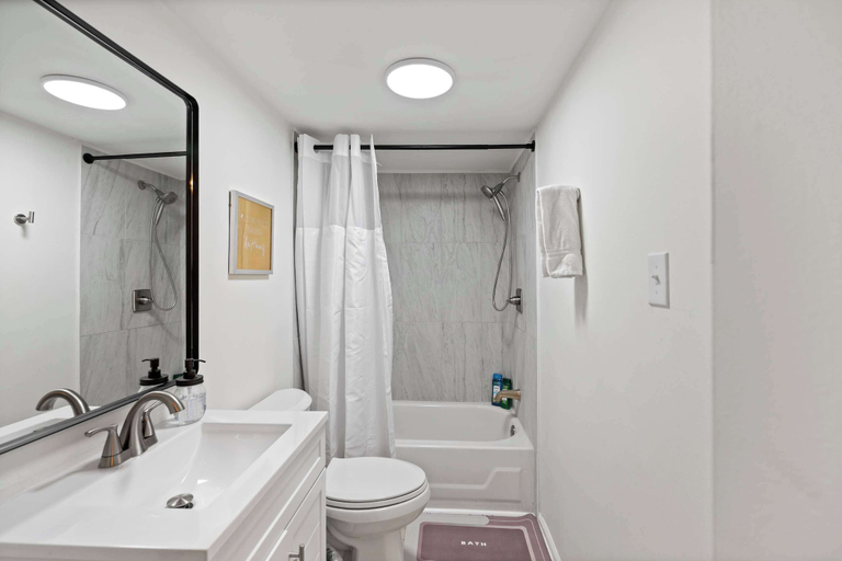 Bathroom 5, Near Cincy Sleeps 10 3BR + 3 Full Baths, Campbell
