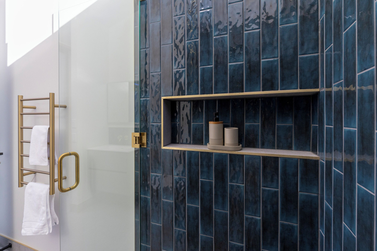 Bathroom 5, Trails End, Buller