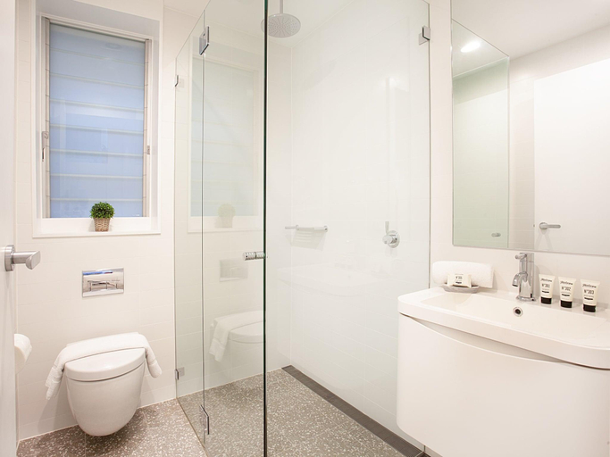 Bathroom 3, Spacious 3-Bed Family House with Courtyard, Sydney