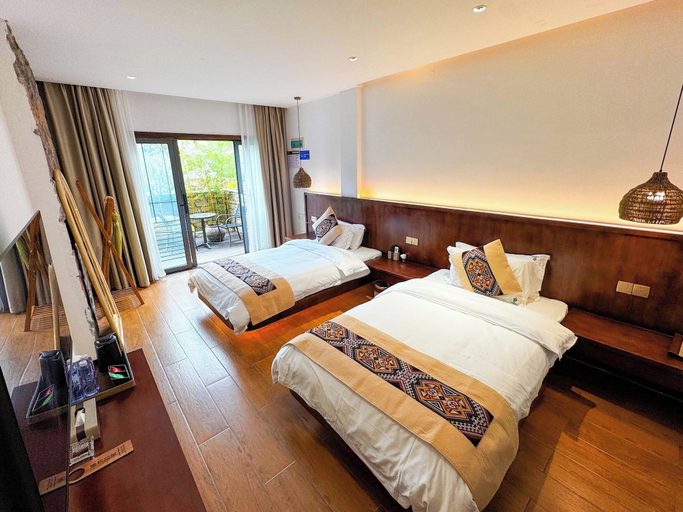 Room 2, White Magpie Mountain Residence, Enshi Tujia and Miao