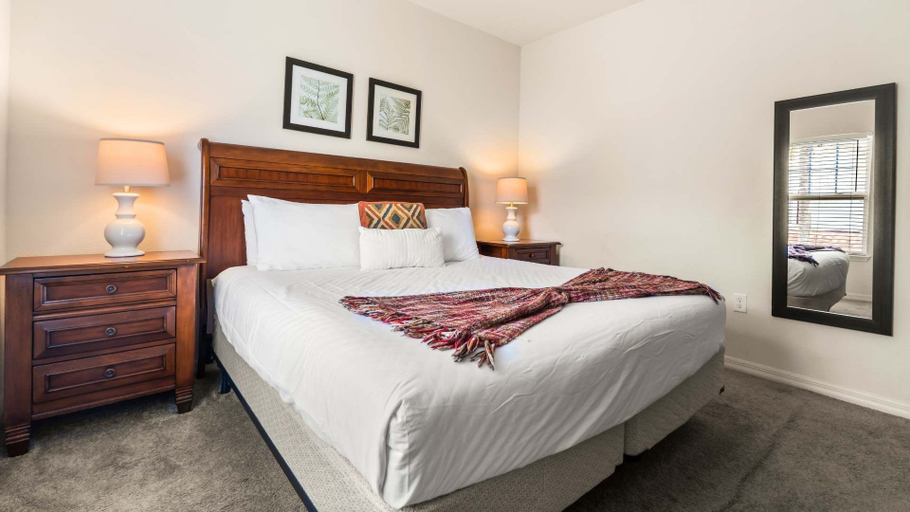 Interior 2, Upstay Modern 3BR Townhome With Pool Near Disney, Osceola