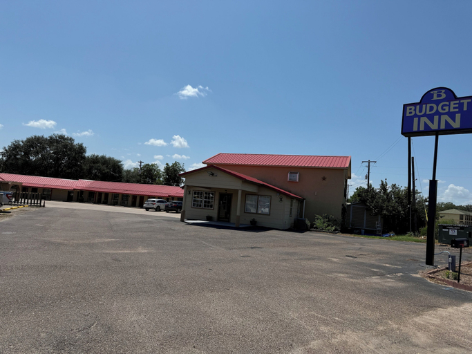 Exterior & Views 2, Budget Inn, Lavaca