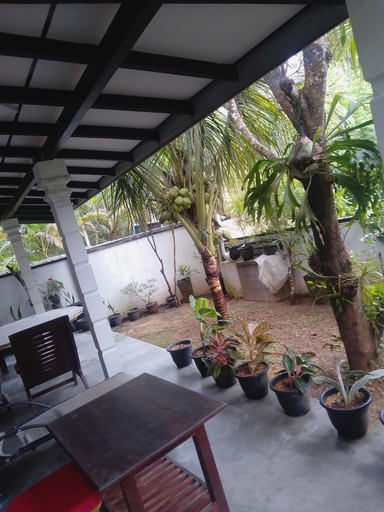 Garden view 5, New white villa àhàngàmà, Habaraduwa