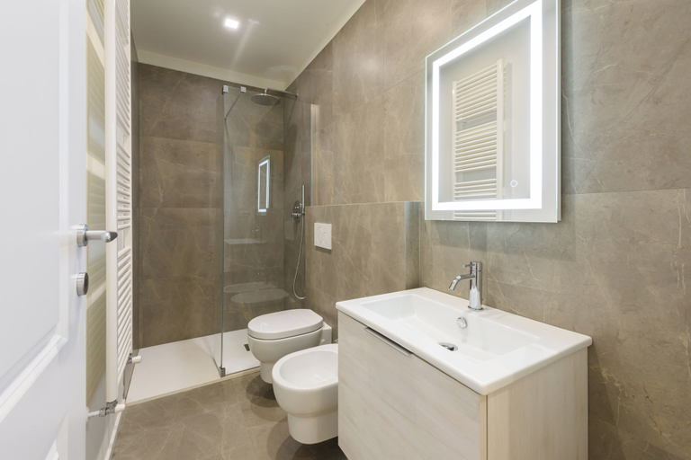 Bathroom 3, Orcagna by MMega, Florence