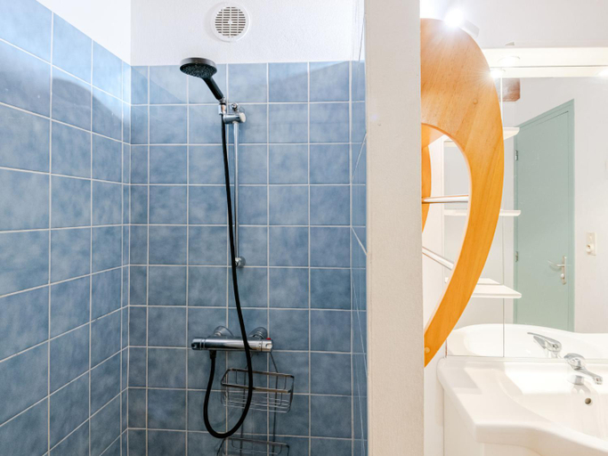 Bathroom 3, Holiday Home Sicard-5 by Interhome, Landes