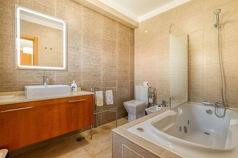Bathroom 2, Albatroz · GORGEOUS & SPACIOUS VILLA IN CARVOEIRO, Lagoa