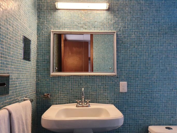 Bathroom, Casa Tamayo, Mexico City