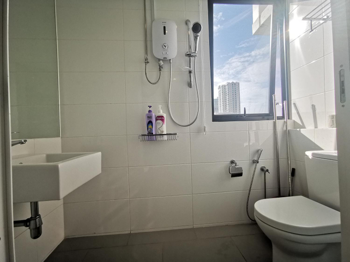 Bathroom 4, Sunrise Gurney, Penang Island
