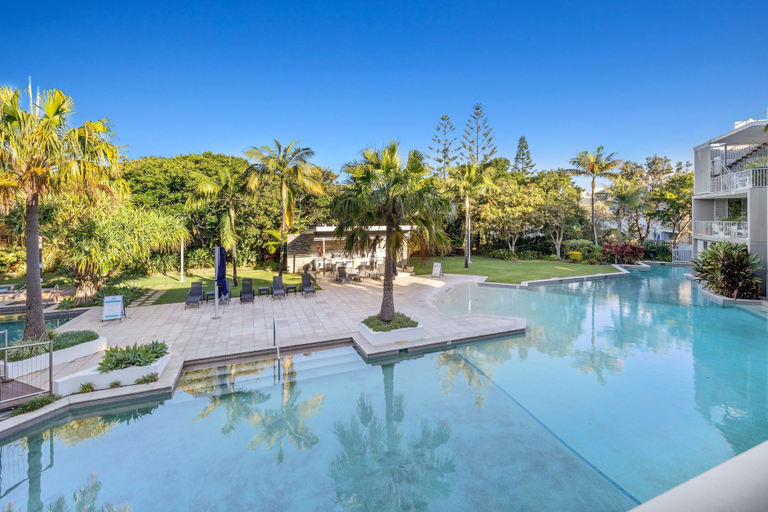 Pool 4, 3BRM Poolside in the Heart of Casuarina, Tweed Heads