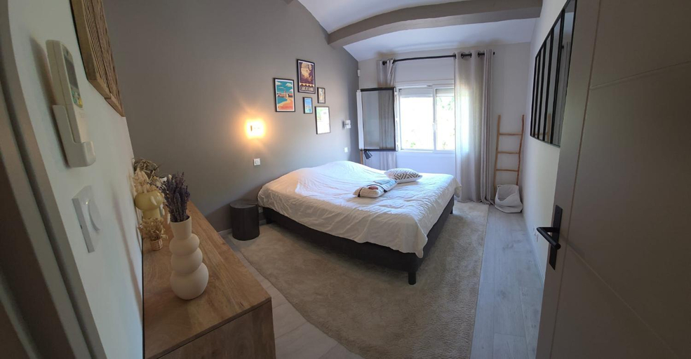 Bedroom 3, VILLA de charme avec piscine et jardin en bord de mer, Pyrénées-Orientales