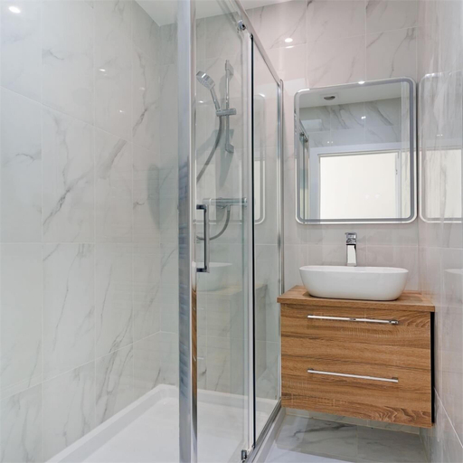 Bathroom 4, Savoy 5, South Ayrshire