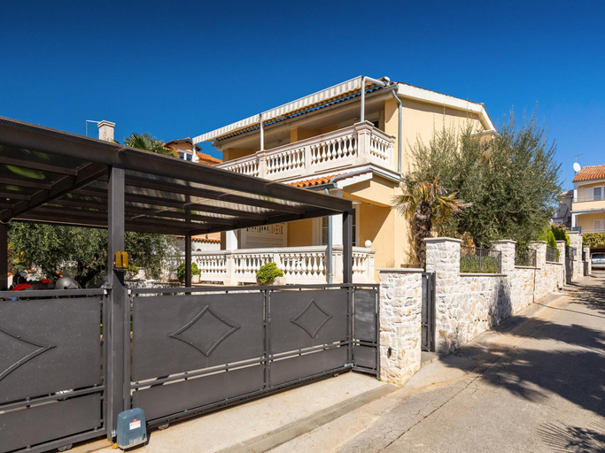 4, Apartment in Porec near Spadici Beach, Poreč
