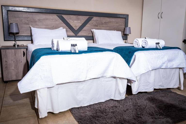 Bedroom 2, Lempitse Lodge, Capricorn