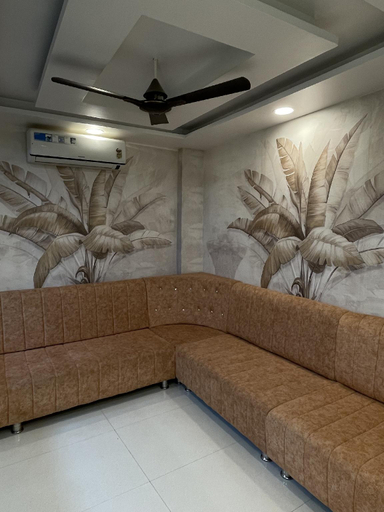 Others 3, Hotel Prestige, Ujjain