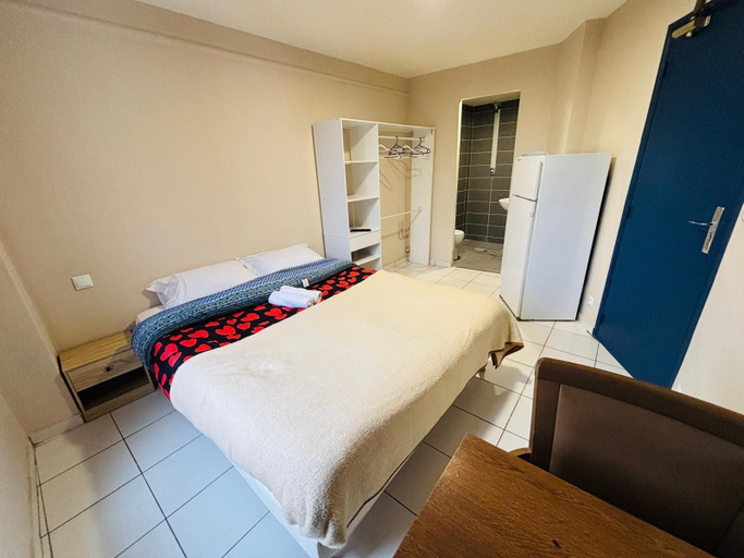 Room 2, Le Grand Café, Hauts-de-Seine