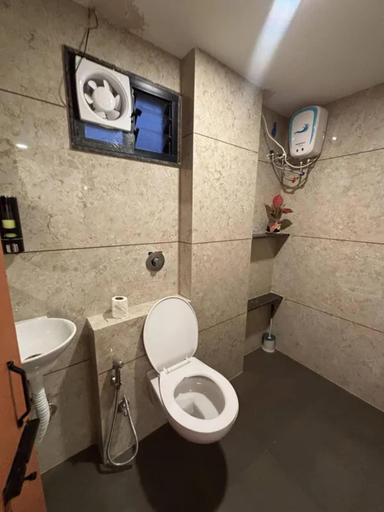 Bathroom 3, Fabhotel Hostique Stays, Indore