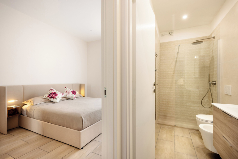 Room 4, The Bronze Rose, Bergamo