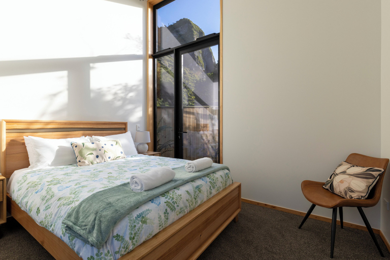 Room 3, Trails End, Buller