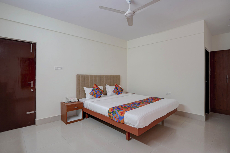 Room 2, FabHotel Sri Aditya Inn - Electronic City, Bangalore