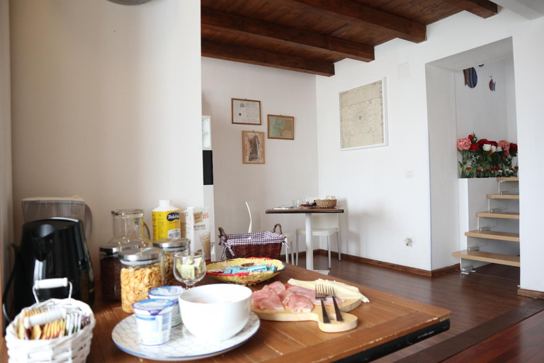 Food & Drinks 5, Cuscino e Cappuccino B&B, Sassari