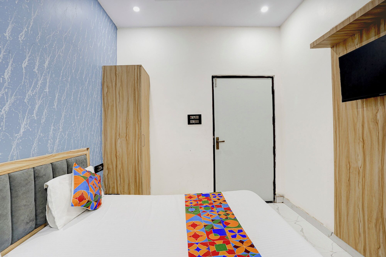Room 5, Fabhotel Vrrinda Residency, Varanasi
