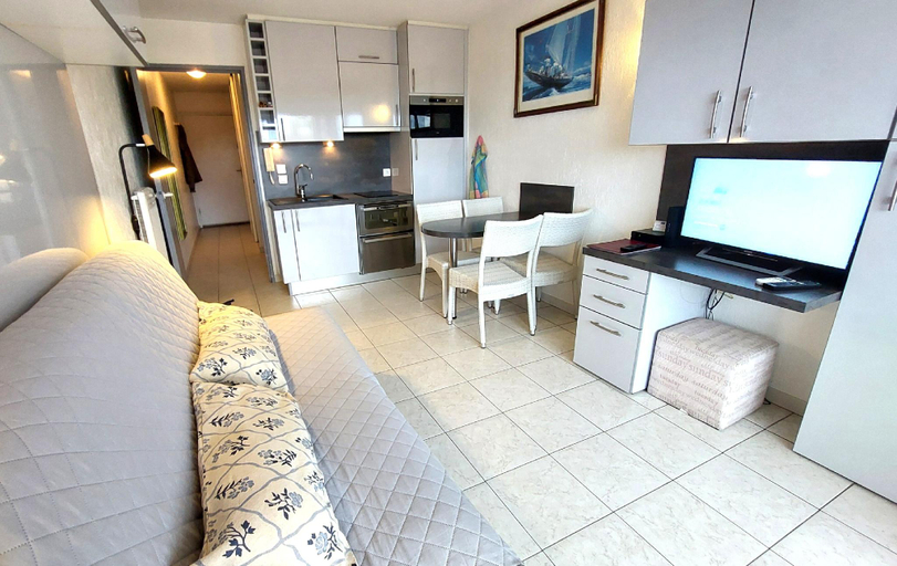 Others 5, Studio Port Vauban Antibes, Alpes-Maritimes