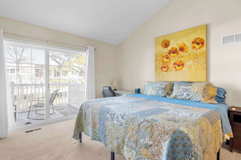 Room 5, Rehoboth Crossing 1 - For 10, Sussex