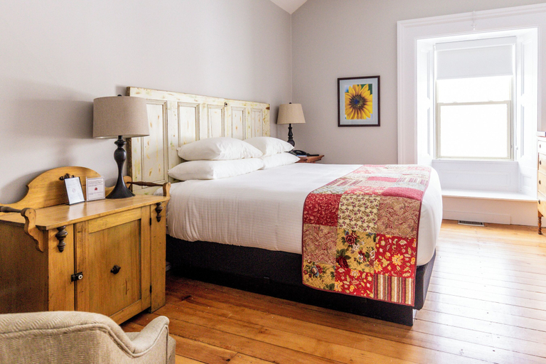 Bedroom 4, Strathmere Country Retreat, Ottawa
