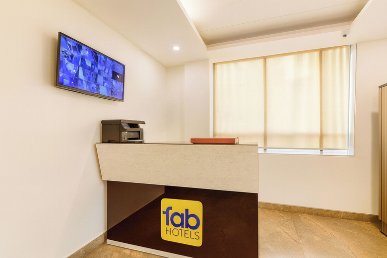 Reception 5, FabHotel Ramhan - Nr. Patel Nagar Metro, Delhi