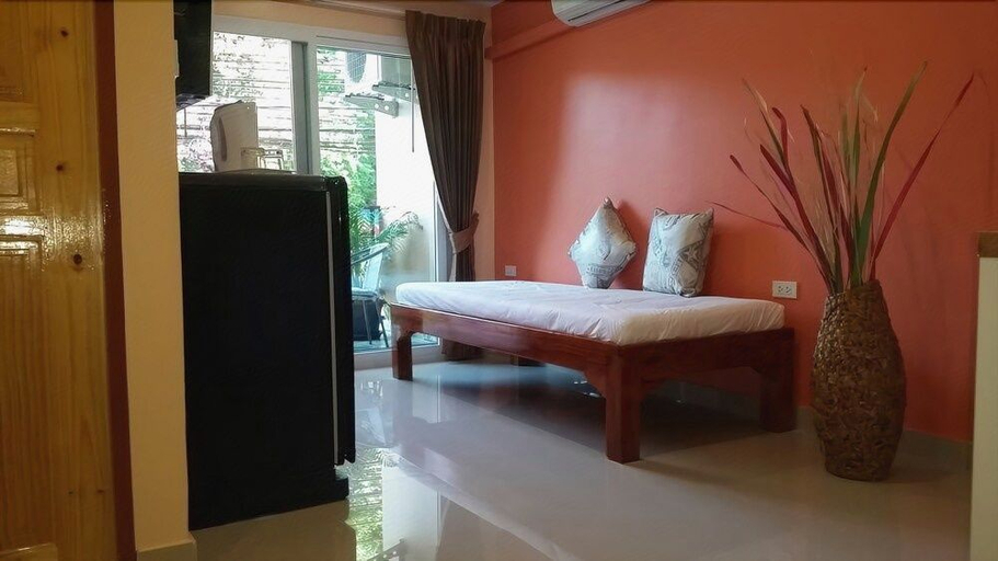 Bedroom 2, Patumnak Beach Guesthouse, Pattaya