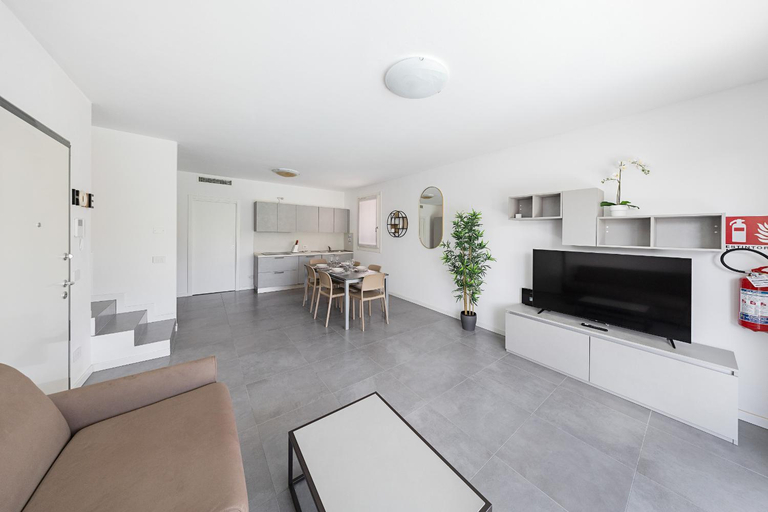Others 3, Villa Prestige, Brescia