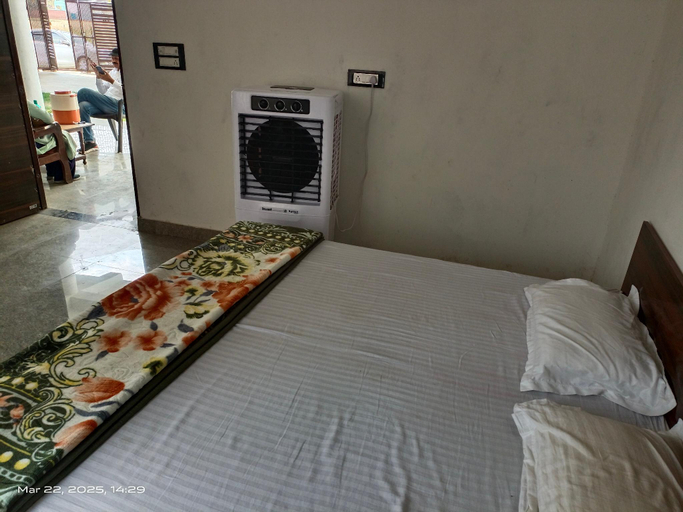 Bedroom 5, B D House, Rae Bareli