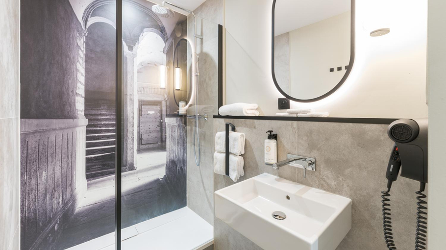 Bathroom 4, Campanile PRIME - Lyon Centre - Gare Perrache, Rhône