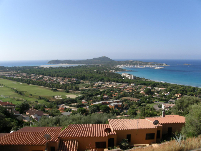 5, Three-room Apartment With Pool, Cagliari