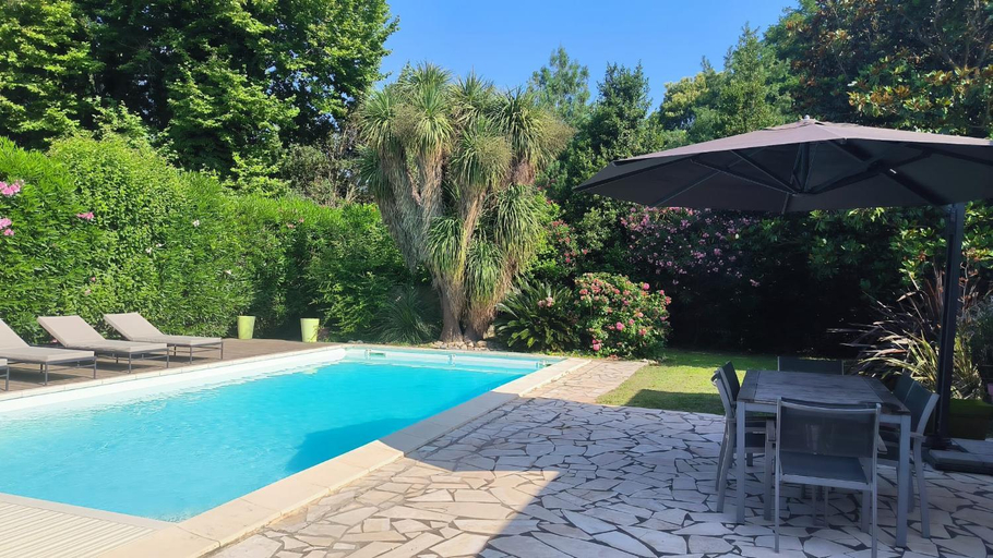 Sport & Beauty 2, VILLA de charme avec piscine et jardin en bord de mer, Pyrénées-Orientales