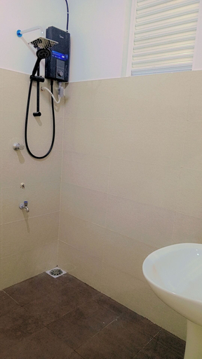Bathroom 3, Amani Lakeside, Panadura
