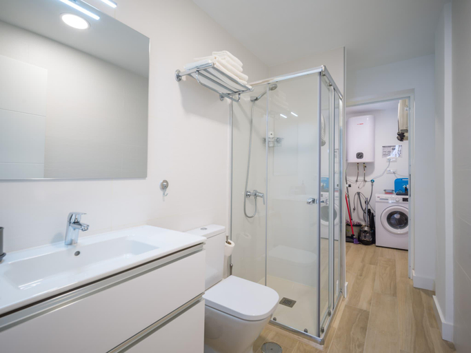 Bathroom 3, Apartment by Playa de Las Canteras Beach, Las Palmas