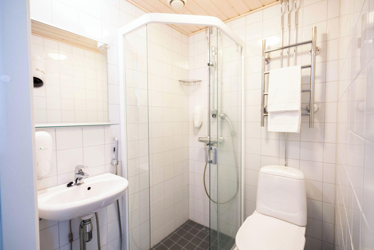 Bathroom 4, Hotelli Savonlinna, Southern Savonia