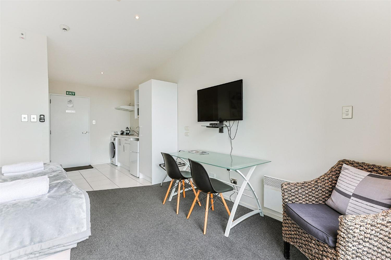 Others 5, Carters by the Sea, Buller