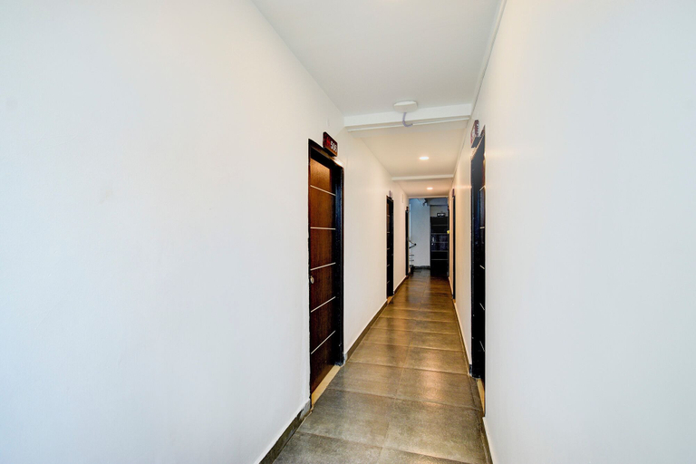 Lobby 3, Fabhotel Wild Wings Gachibowli, Hyderabad