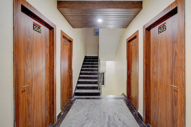 Lobby 5, Fabhotel Dharani Grand Madhapur, Hyderabad