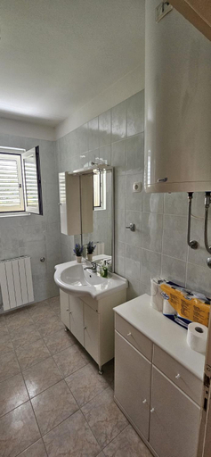 Bathroom 3, Green House, Zadar