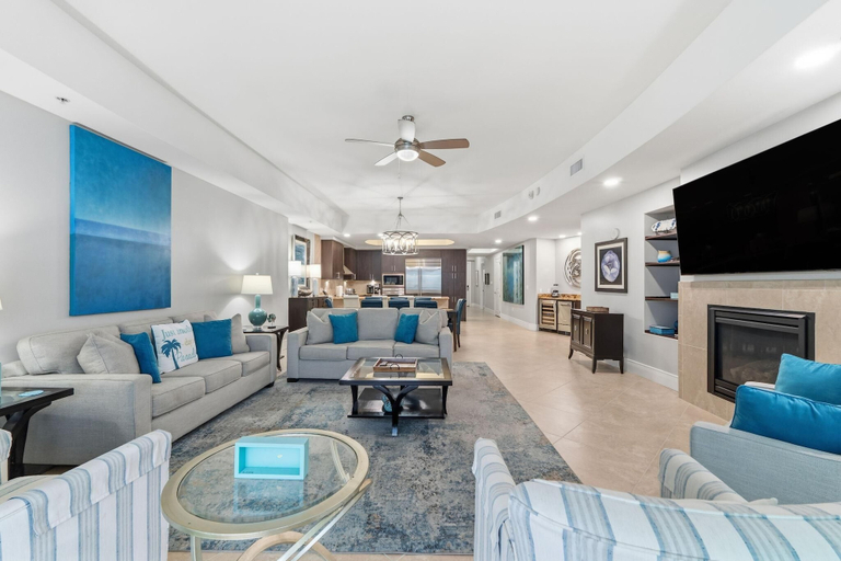 Living area 5, Turquoise C2508, Baldwin
