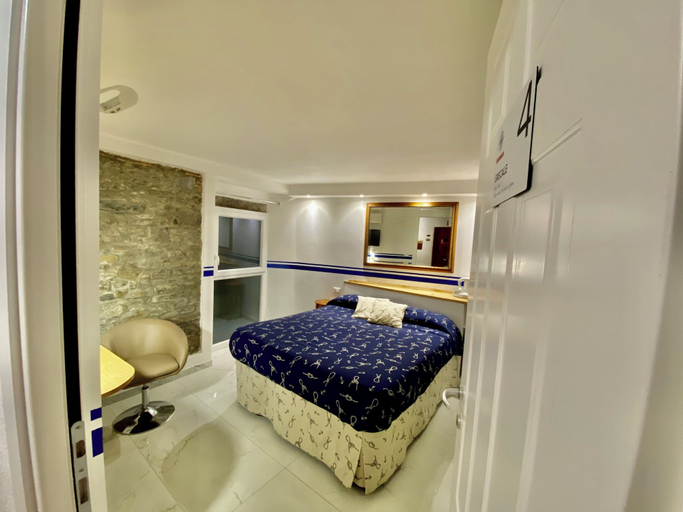 Room 5, The Manarola Sea View, La Spezia