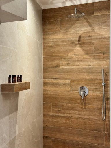 Bathroom 2, Castle Hotel, Gjirokastrës